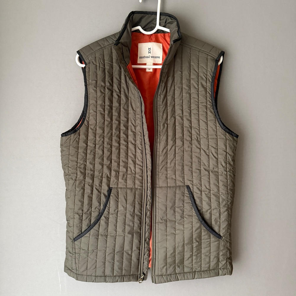 Mutual Weave‎ M Green Quilted Puffer Vest FZip Recycled Padded Outdoors Hiking